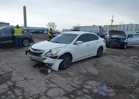 2015 Nissan Altima z USA, uszkodzony, nr VIN 1N4AL3AP5FC253241